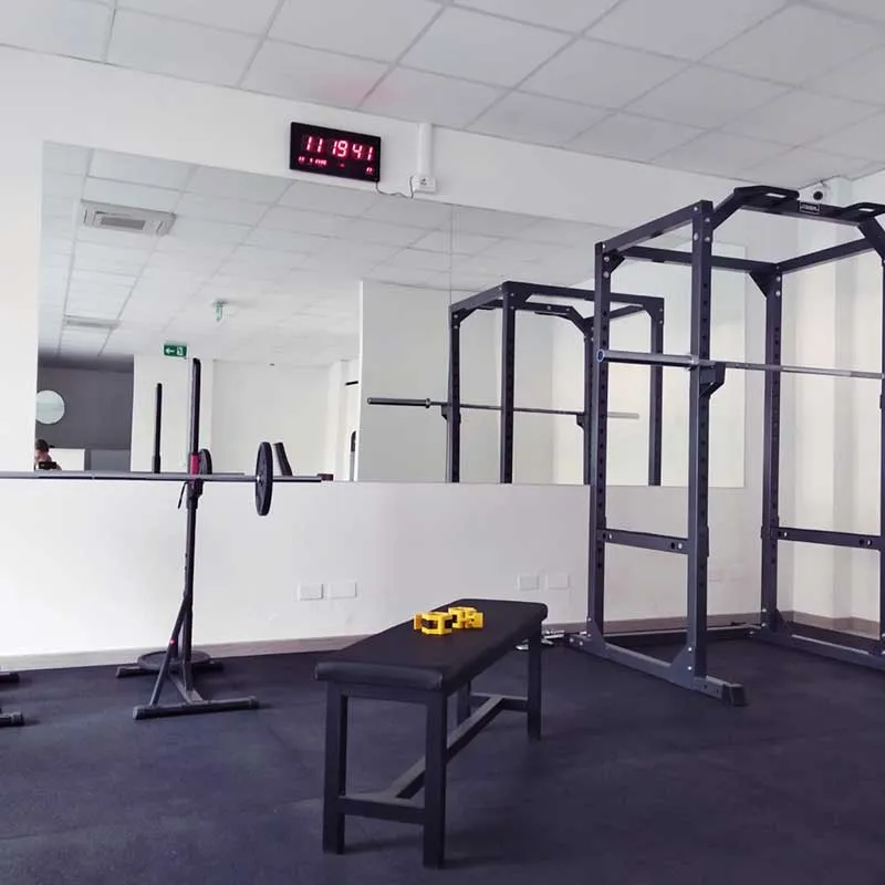 Area calisthenics interna con pavimentazione BeFit